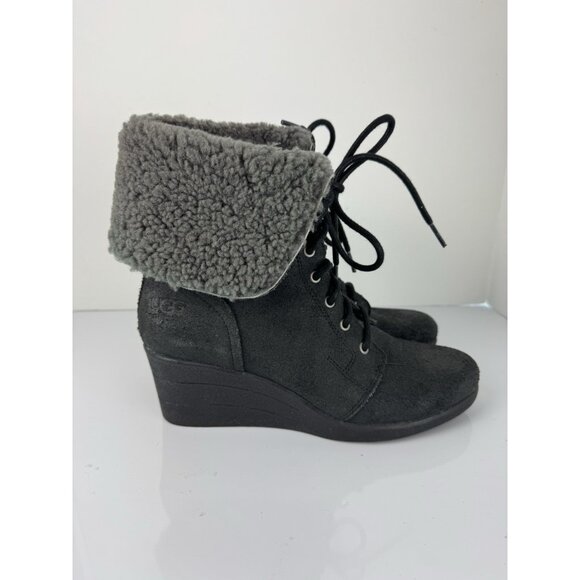 Ugg Zea Shearling Cuff Wedge Ankle Boot Suede Waterproof 1003360 Womens Size 8 - Picture 2 of 9